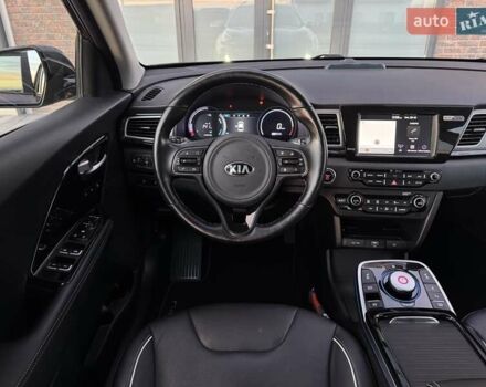 Сірий Кіа Niro, об'ємом двигуна 0 л та пробігом 135 тис. км за 17500 $, фото 46 на Automoto.ua