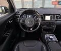 Сірий Кіа Niro, об'ємом двигуна 0 л та пробігом 135 тис. км за 17500 $, фото 46 на Automoto.ua