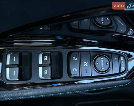 Серый Киа Niro, объемом двигателя 0 л и пробегом 97 тыс. км за 23200 $, фото 32 на Automoto.ua