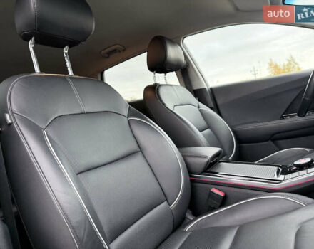 Серый Киа Niro, объемом двигателя 0 л и пробегом 126 тыс. км за 21500 $, фото 27 на Automoto.ua