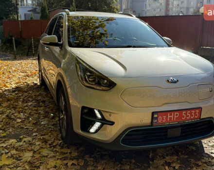 Сірий Кіа Niro, об'ємом двигуна 0 л та пробігом 115 тис. км за 21913 $, фото 7 на Automoto.ua