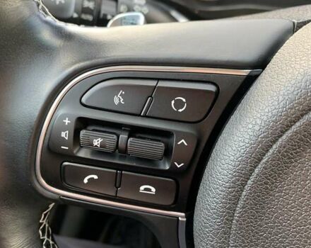 Сірий Кіа Niro, об'ємом двигуна 0 л та пробігом 128 тис. км за 18950 $, фото 20 на Automoto.ua