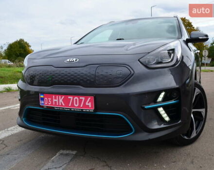 Серый Киа Niro, объемом двигателя 0 л и пробегом 77 тыс. км за 19950 $, фото 1 на Automoto.ua