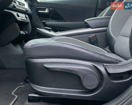 Сірий Кіа Niro, об'ємом двигуна 0 л та пробігом 63 тис. км за 20899 $, фото 31 на Automoto.ua