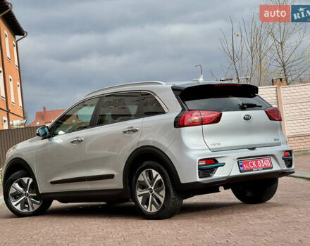 Серый Киа Niro, объемом двигателя 0 л и пробегом 118 тыс. км за 19350 $, фото 24 на Automoto.ua