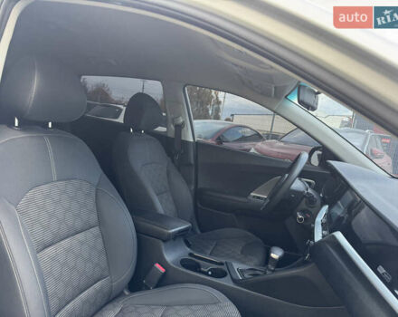 Киа Niro 2020 в Луцке на Automoto.ua Серый Киа Niro, объемом двигателя 1.58 л и пробегом 241 тыс. км за 14600 $, фото 22 на Automoto.ua