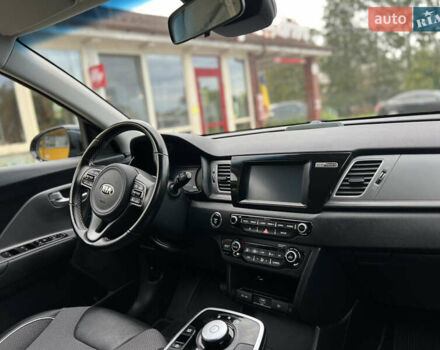 Киа Niro 2020 в Хмельницком на Automoto.ua Серый Киа Niro, объемом двигателя 0 л и пробегом 77 тыс. км за 18000 $, фото 15 на Automoto.ua
