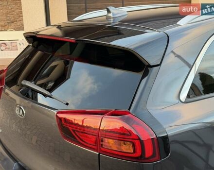 Сірий Кіа Niro, об'ємом двигуна 0 л та пробігом 118 тис. км за 20499 $, фото 30 на Automoto.ua