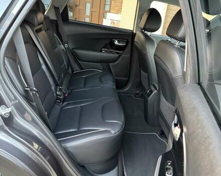 Сірий Кіа Niro, об'ємом двигуна 0 л та пробігом 118 тис. км за 20499 $, фото 74 на Automoto.ua