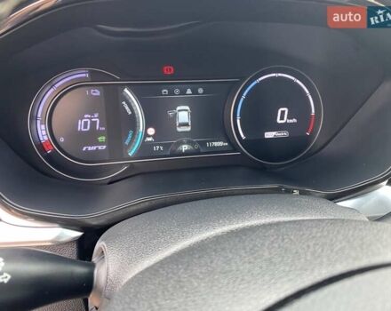 Серый Киа Niro, объемом двигателя 0 л и пробегом 117 тыс. км за 20470 $, фото 21 на Automoto.ua