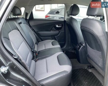 Серый Киа Niro, объемом двигателя 0 л и пробегом 101 тыс. км за 21300 $, фото 72 на Automoto.ua