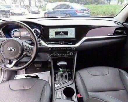 Серый Киа Niro, объемом двигателя 0 л и пробегом 44 тыс. км за 17500 $, фото 5 на Automoto.ua