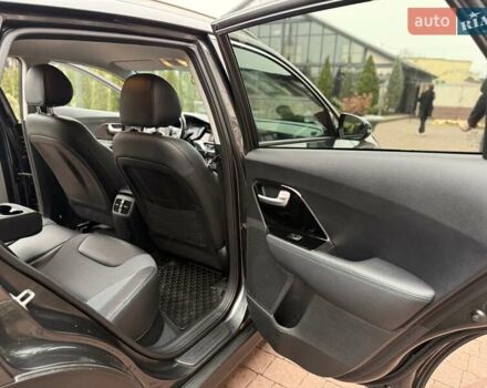 Серый Киа Niro, объемом двигателя 0 л и пробегом 125 тыс. км за 18950 $, фото 38 на Automoto.ua