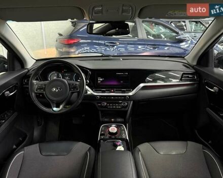 Сірий Кіа Niro, об'ємом двигуна 0 л та пробігом 114 тис. км за 18329 $, фото 17 на Automoto.ua