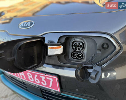 Серый Киа Niro, объемом двигателя 0 л и пробегом 145 тыс. км за 18800 $, фото 24 на Automoto.ua