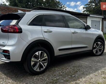 Сірий Кіа Niro, об'ємом двигуна 0 л та пробігом 108 тис. км за 19100 $, фото 28 на Automoto.ua