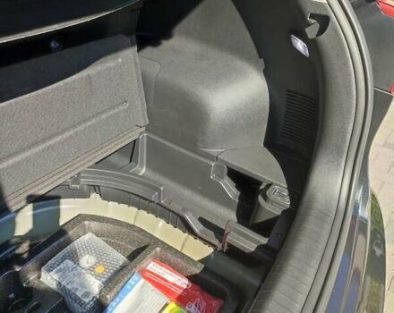 Серый Киа Niro, объемом двигателя 0 л и пробегом 49 тыс. км за 23000 $, фото 44 на Automoto.ua