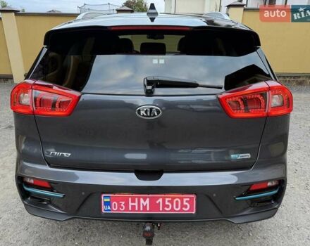 Киа Niro 2020 в Львове на Automoto.ua Серый Киа Niro, объемом двигателя 0 л и пробегом 136 тыс. км за 17950 $, фото 4 на Automoto.ua