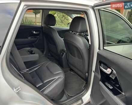 Сірий Кіа Niro, об'ємом двигуна 0 л та пробігом 118 тис. км за 19300 $, фото 117 на Automoto.ua