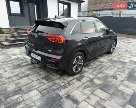 Сірий Кіа Niro, об'ємом двигуна 0 л та пробігом 135 тис. км за 19700 $, фото 5 на Automoto.ua