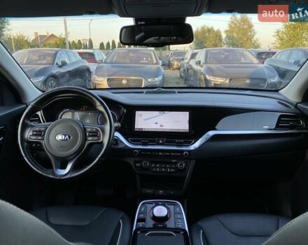 Сірий Кіа Niro, об'ємом двигуна 0 л та пробігом 88 тис. км за 22500 $, фото 23 на Automoto.ua