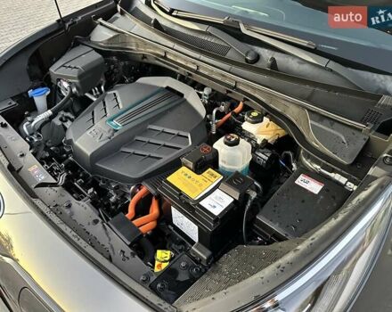 Серый Киа Niro, объемом двигателя 0 л и пробегом 74 тыс. км за 18200 $, фото 57 на Automoto.ua