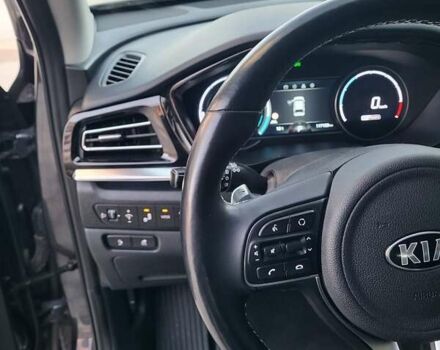 Сірий Кіа Niro, об'ємом двигуна 0 л та пробігом 117 тис. км за 19999 $, фото 10 на Automoto.ua
