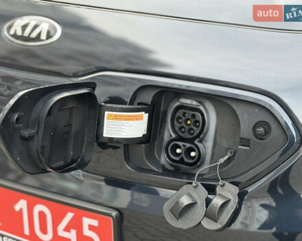 Серый Киа Niro, объемом двигателя 0 л и пробегом 156 тыс. км за 18500 $, фото 43 на Automoto.ua
