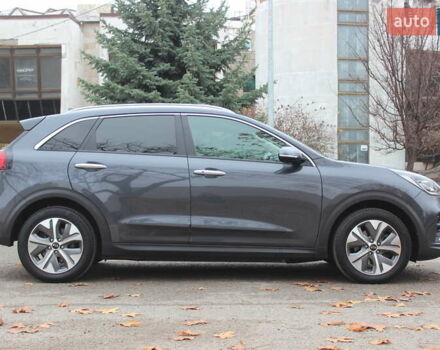 Сірий Кіа Niro, об'ємом двигуна 0 л та пробігом 74 тис. км за 19990 $, фото 7 на Automoto.ua