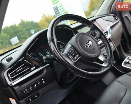Серый Киа Niro, объемом двигателя 0 л и пробегом 77 тыс. км за 19950 $, фото 35 на Automoto.ua