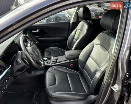 Серый Киа Niro, объемом двигателя 0 л и пробегом 110 тыс. км за 21200 $, фото 20 на Automoto.ua