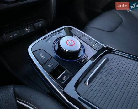 Серый Киа Niro, объемом двигателя 0 л и пробегом 88 тыс. км за 21500 $, фото 7 на Automoto.ua