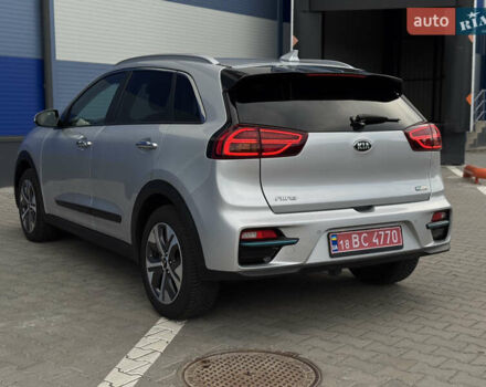 Кіа Niro 2020 у Рівному на Automoto.ua Сірий Кіа Niro, об'ємом двигуна 0 л та пробігом 138 тис. км за 19500 $, фото 6 на Automoto.ua