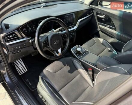 Сірий Кіа Niro, об'ємом двигуна 0 л та пробігом 82 тис. км за 20500 $, фото 13 на Automoto.ua
