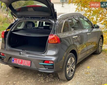 Киа Niro 2020 в Тернополе на Automoto.ua Серый Киа Niro, объемом двигателя 0 л и пробегом 149 тыс. км за 18800 $, фото 22 на Automoto.ua