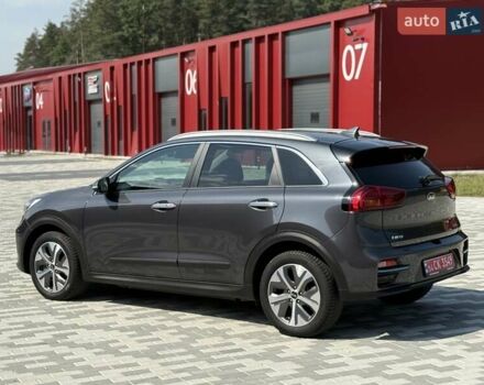 Сірий Кіа Niro, об'ємом двигуна 0 л та пробігом 82 тис. км за 20500 $, фото 3 на Automoto.ua
