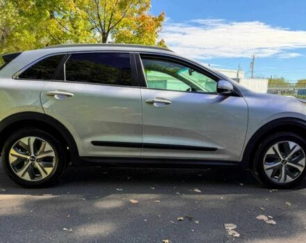 Сірий Кіа Niro, об'ємом двигуна 0 л та пробігом 40 тис. км за 7100 $, фото 3 на Automoto.ua