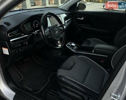 Серый Киа Niro, объемом двигателя 0 л и пробегом 72 тыс. км за 19750 $, фото 35 на Automoto.ua
