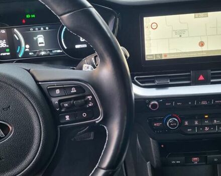 Сірий Кіа Niro, об'ємом двигуна 0 л та пробігом 117 тис. км за 19999 $, фото 11 на Automoto.ua