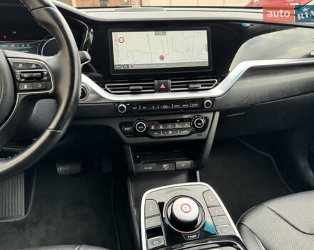 Серый Киа Niro, объемом двигателя 0 л и пробегом 118 тыс. км за 19350 $, фото 92 на Automoto.ua