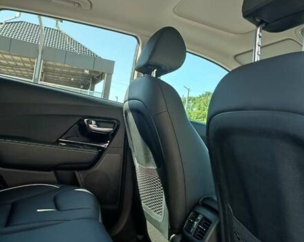 Серый Киа Niro, объемом двигателя 0 л и пробегом 49 тыс. км за 23000 $, фото 50 на Automoto.ua