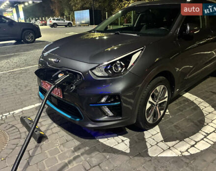 Серый Киа Niro, объемом двигателя 0 л и пробегом 116 тыс. км за 17999 $, фото 11 на Automoto.ua