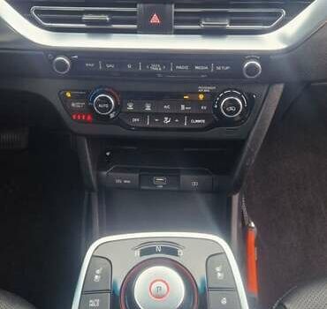 Серый Киа Niro, объемом двигателя 0 л и пробегом 167 тыс. км за 18400 $, фото 21 на Automoto.ua