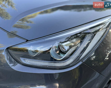 Сірий Кіа Niro, об'ємом двигуна 0 л та пробігом 144 тис. км за 18200 $, фото 6 на Automoto.ua