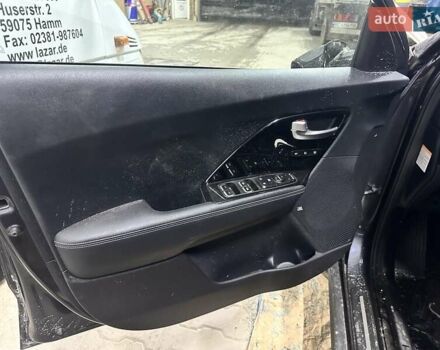 Сірий Кіа Niro, об'ємом двигуна 0 л та пробігом 149 тис. км за 7900 $, фото 14 на Automoto.ua