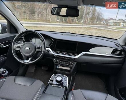 Сірий Кіа Niro, об'ємом двигуна 0 л та пробігом 150 тис. км за 17350 $, фото 12 на Automoto.ua