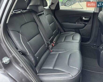 Серый Киа Niro, объемом двигателя 0 л и пробегом 150 тыс. км за 18500 $, фото 63 на Automoto.ua