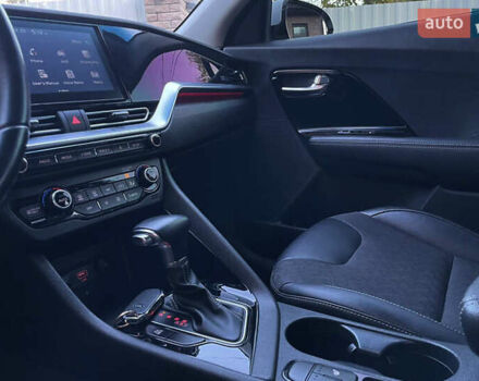 Серый Киа Niro, объемом двигателя 1.58 л и пробегом 67 тыс. км за 22600 $, фото 20 на Automoto.ua