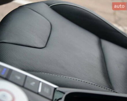 Серый Киа Niro, объемом двигателя 0 л и пробегом 77 тыс. км за 19950 $, фото 41 на Automoto.ua