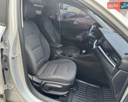 Киа Niro 2020 в Луцке на Automoto.ua Серый Киа Niro, объемом двигателя 1.58 л и пробегом 241 тыс. км за 14600 $, фото 21 на Automoto.ua